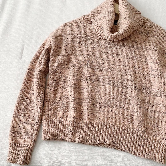Soft Cropped Chenille Turtleneck Sweater - Picture 5 of 10